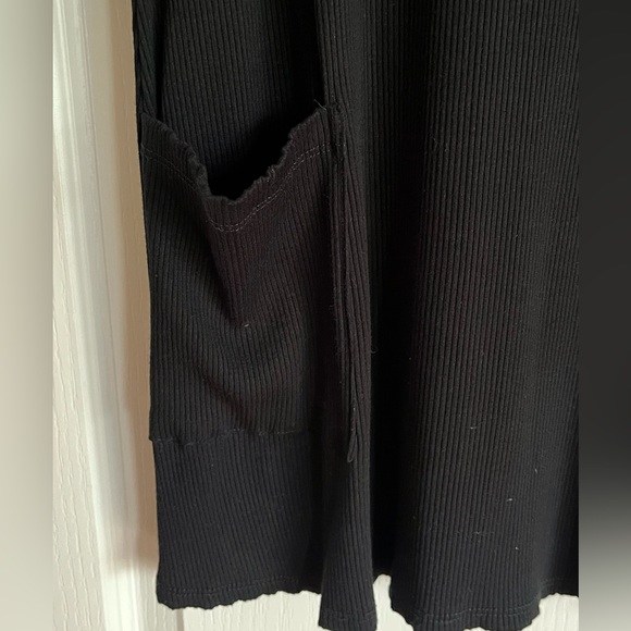 🪷CHRIS AND CAROL Black Tunic with 3/4 Length Sleeves - Picture 6 of 7